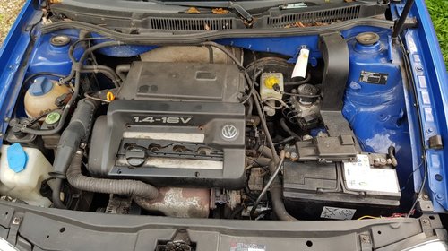 Dezmembrez VW Golf 4 1999 berlina 1.4 benzina