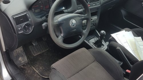 Dezmembrez VW Golf 4 2001 Hatchback 1.9