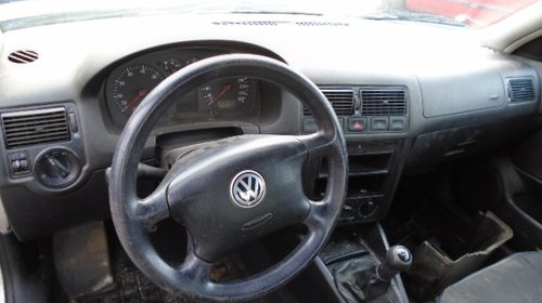 Dezmembrez VW Golf 4 2002 HATCHBACK 1.6 16V