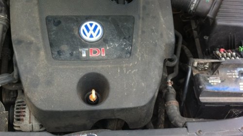 Dezmembrez VW Golf 4 din 2000