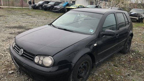 Dezmembrez VW GOLF 4 DIN 2002