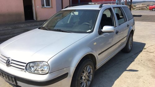 Dezmembrez VW Golf 4