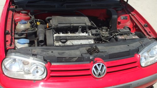 Dezmembrez vw golf 4