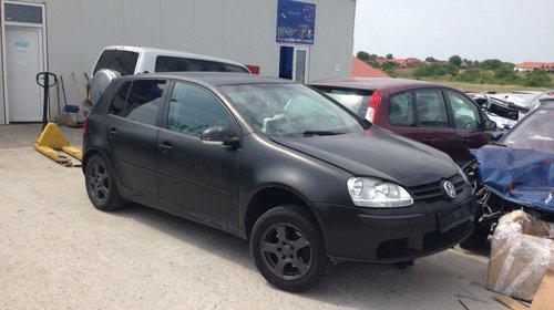 Dezmembrez VW Golf 5 1,6 FSI,AN 2005