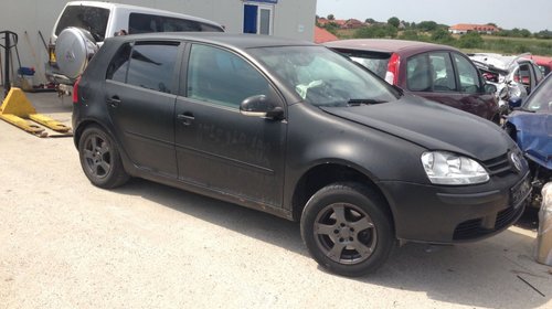 Dezmembrez VW Golf 5 1,6 FSI,AN 2005