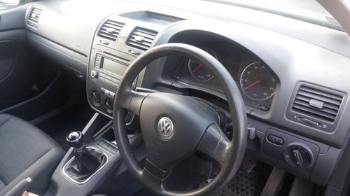 Dezmembrez VW Golf 5 2005 1.9 TDI S 105 cp