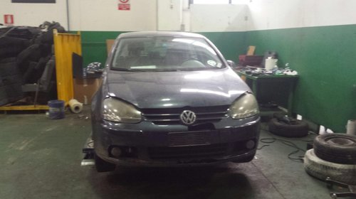 Dezmembrez vw golf 5 (BKD)