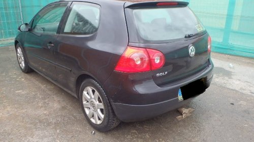 Dezmembrez VW Golf 5 din 2005, 1.9D