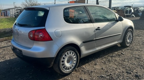 Dezmembrez Vw Golf 5 model in 2 usi an 2005 1,4 16v benzina tup Bca