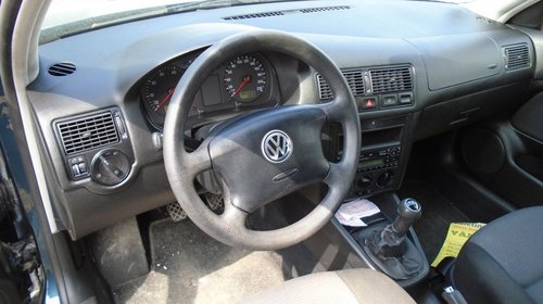 Dezmembrez VW GOLF IV 1,4 16V