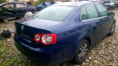 Dezmembrez VW Jetta III, 1.6 FSI 85kw cod motor BLF, din 2007