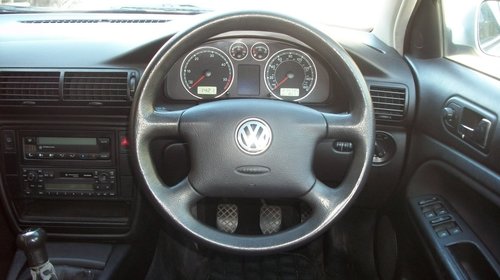 Dezmembrez Vw passat 1.9 TDI an2002