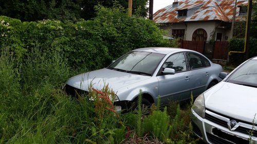 Dezmembrez vw passat 1.9 tdi AWX