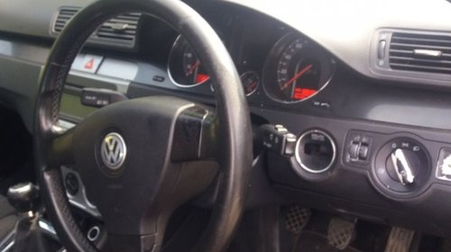 Dezmembrez VW Passat 1.9 TDI BKC cu 5 viteze 2005