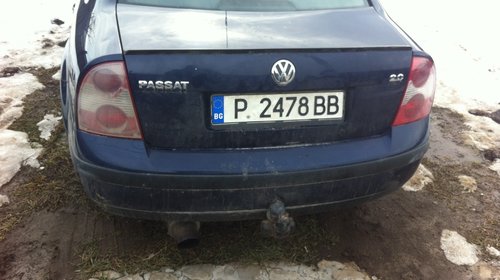 Dezmembrez VW Passat 2.0i din 2002