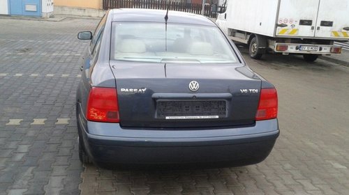 dezmembrez vw passat 2.5 tdi akn 150 de cai din 2000