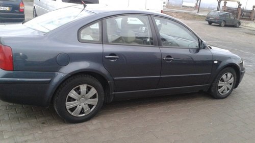 dezmembrez vw passat 2.5 tdi akn 150 de cai din 2000