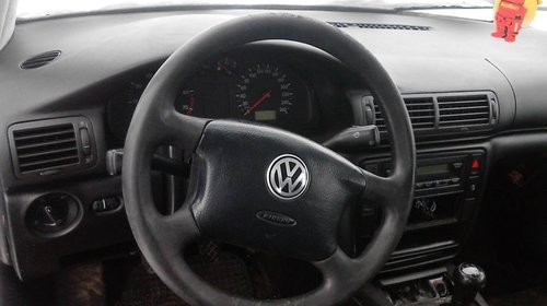 Dezmembrez vw passat 2000 motor 1.8 benzina