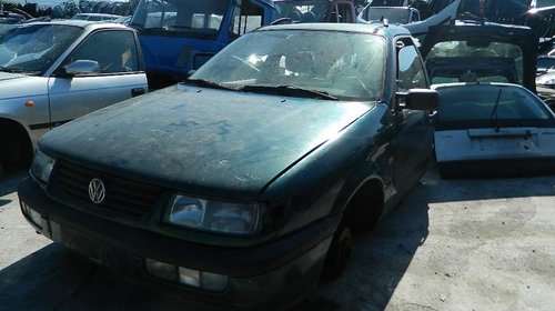 Dezmembrez VW Passat 3 break, an 1994, 2000 b