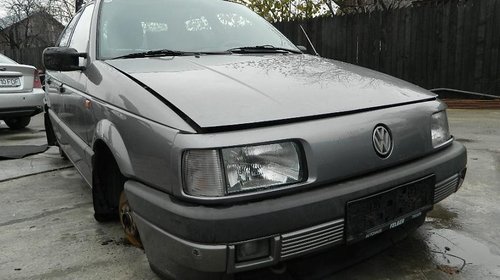 Dezmembrez VW Passat, an 1992, motor 1.6 benz