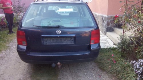 Dezmembrez Vw Passat B5 1.6 an 1999