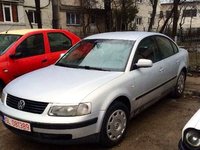 Dezmembrez Vw Passat B5 1.6 benz an 1999 argintiu orice piesa.