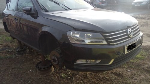 Dezmembrez VW Passat B7 2012 berlina 2.0 tdi