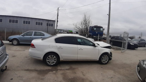 Dezmembrez Vw Passat B7 berlina 1.6 tdi cayc 