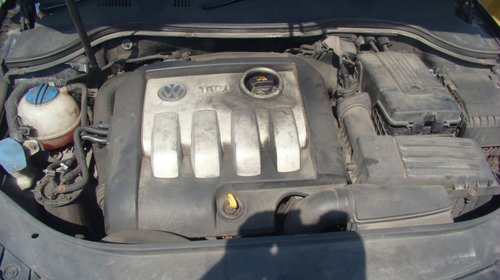 Dezmembrez VW PASSAT berlina anul 2004-2008