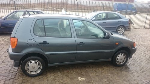 Dezmembrez VW Polo 1.4 benzina .