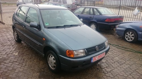 Dezmembrez VW Polo 1.4 benzina .