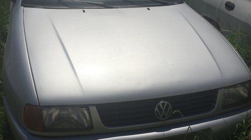 Dezmembrez VW Polo 1.6 Benzina 2001