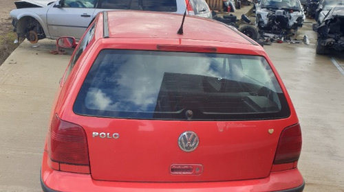 Dezmembrez VW Polo 2 usi 1.0 MPI 2001 2002 2003