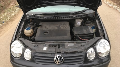 Dezmembrez vw polo 9n 1.4 benz BKY