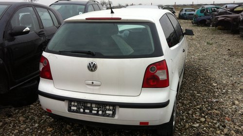 Dezmembrez VW Polo din 2004 .Motor 1.9 SDI