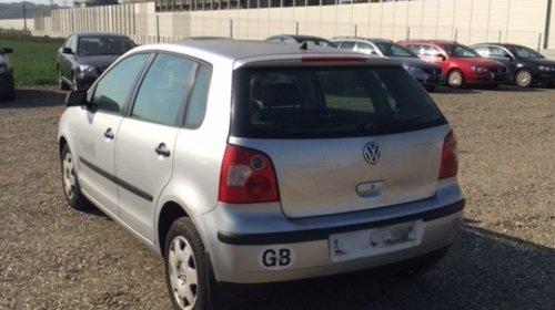 Dezmembrez Vw Polo gri 1,4b, an 2004 cutie aut