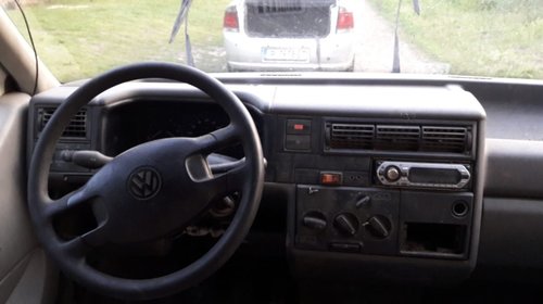 Dezmembrez VW T4 1.9d 1997