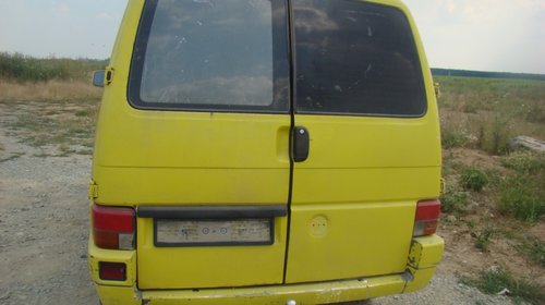 Dezmembrez Vw T4,2.4 diesel,1994 frigorific