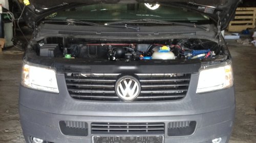 Dezmembrez VW T5 2.5 diesel