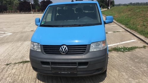 Dezmembrez VW T5 Caravelle 1.9 TDI an 2004