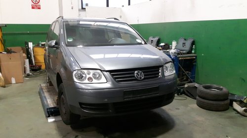 Dezmembrez vw touran 1.6 benz (BGU)