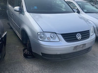 Dezmembrez vw touran 1.9 bxe 6 viteze volan stanga