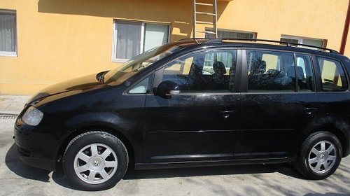 Dezmembrez VW Touran 1.9 TDI AVQ 2004