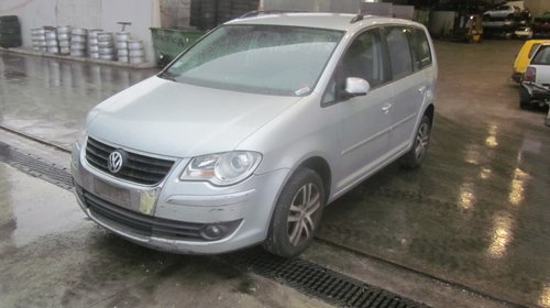 Dezmembrez vw touran 1.9 tdi (BLS)