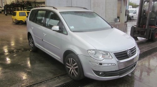 Dezmembrez vw touran 1.9 tdi (BLS)