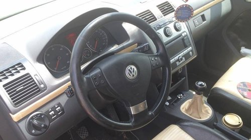 Dezmembrez Vw Touran 1.9 TDI