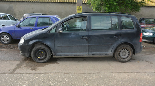 Dezmembrez VW TOURAN (1T) 2003 - 2010 2.0 TDI BMM ( CP: 140, KW: 103, CCM: 1968 ) Motorina