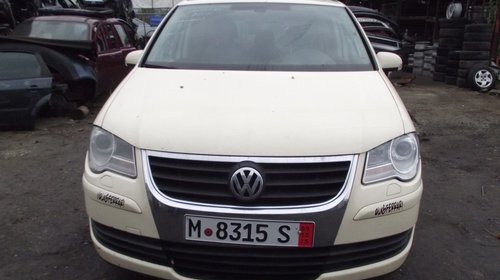 Dezmembrez Vw Touran 2.0 TDI 140 CP 2008