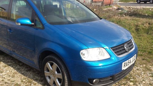 Dezmembrez vw touran 2.0 tdi bkd 140 cai