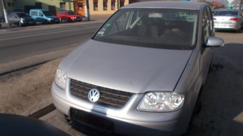 Dezmembrez VW Touran 2.0 Tdi , din anul 2006